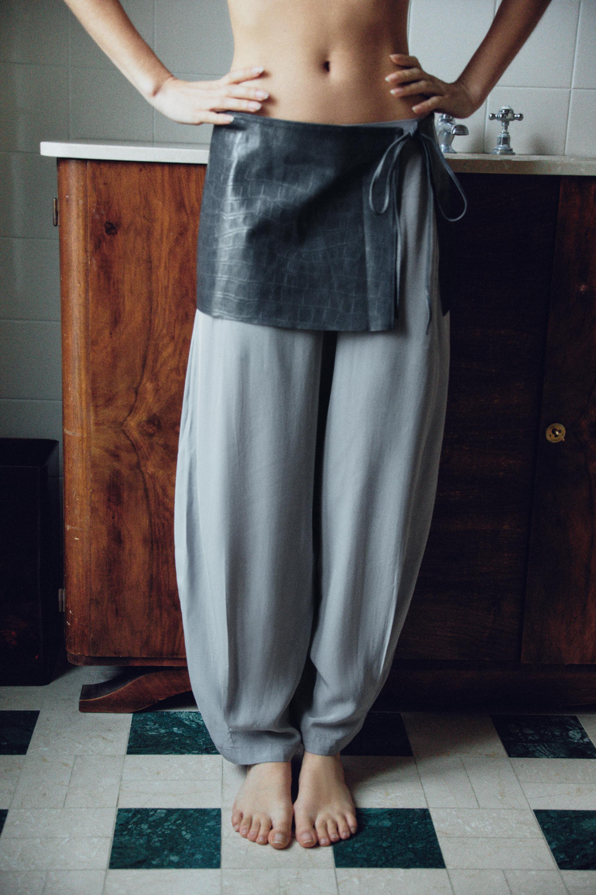 100% EMBOSSED LEATHER SKIRT BELT